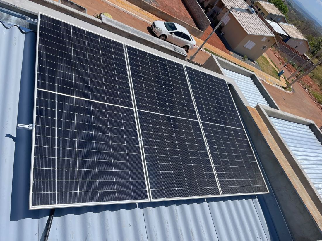 Usina solar de Larissa, São Luís de Montes Belos